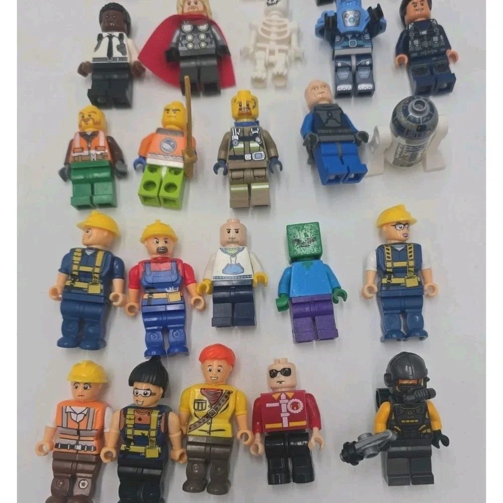 LEGO Minifigures Mixed 30 Batman Marvel Star Wars Minecraft City Figures R2-D2